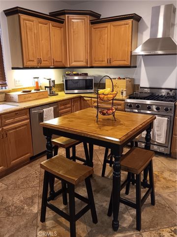 2257 Pierpont Boulevard, Ventura, CA 93001