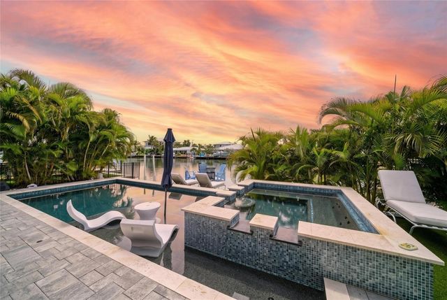 501 68TH STREET, Holmes Beach, FL 34217