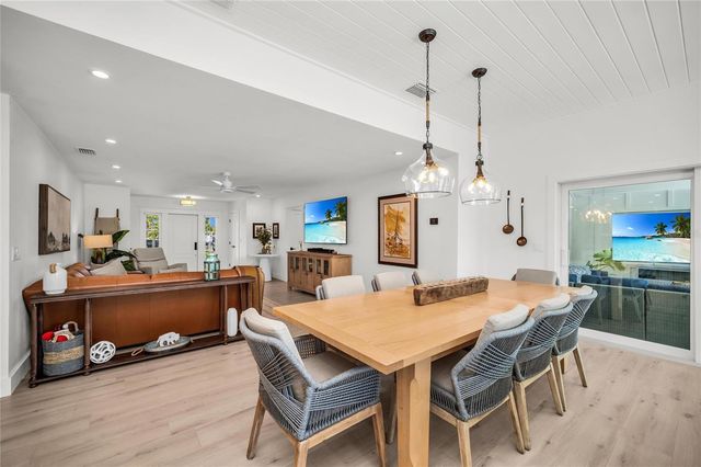 501 68TH STREET, Holmes Beach, FL 34217