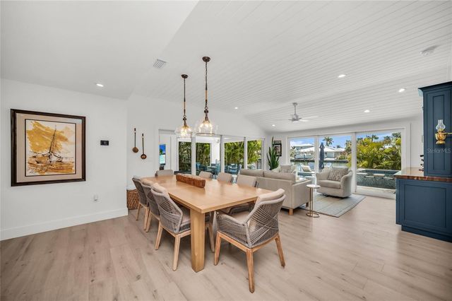 501 68TH STREET, Holmes Beach, FL 34217