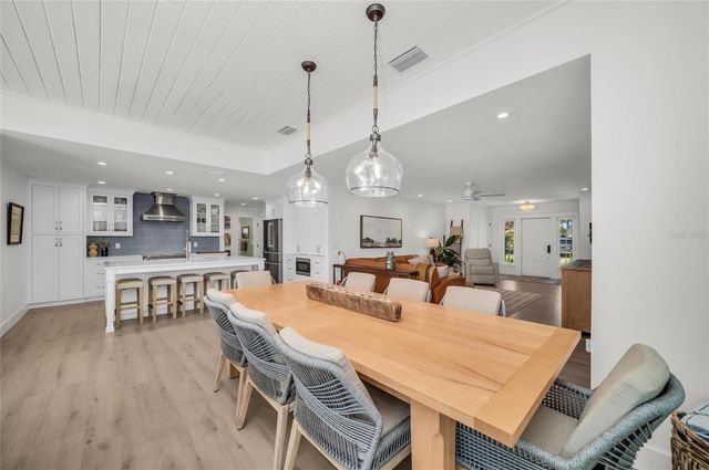 501 68TH STREET, Holmes Beach, FL 34217
