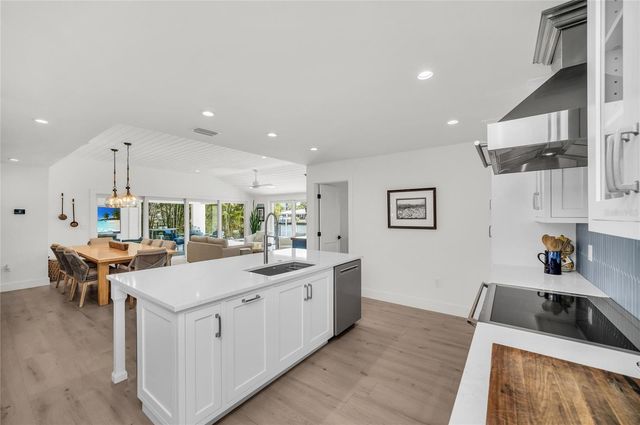 501 68TH STREET, Holmes Beach, FL 34217