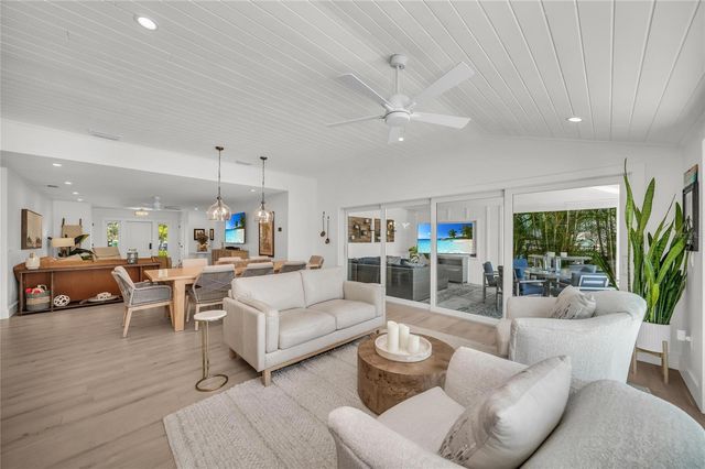 501 68TH STREET, Holmes Beach, FL 34217