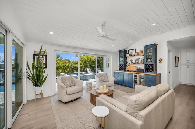 501 68TH STREET, Holmes Beach, FL 34217