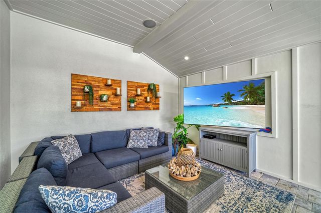 501 68TH STREET, Holmes Beach, FL 34217