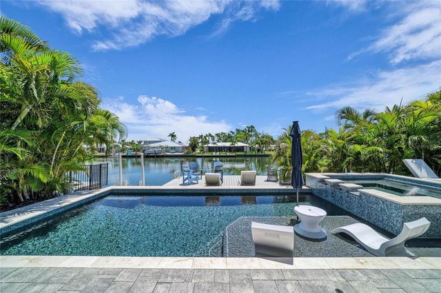 501 68TH STREET, Holmes Beach, FL 34217
