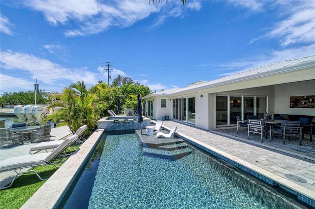501 68TH STREET, Holmes Beach, FL 34217