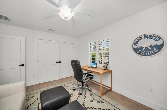 501 68TH STREET, Holmes Beach, FL 34217