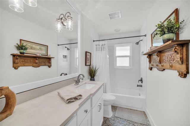 501 68TH STREET, Holmes Beach, FL 34217