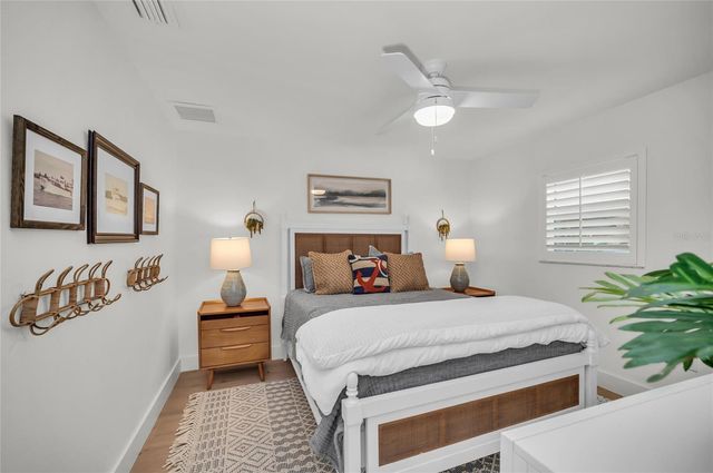 501 68TH STREET, Holmes Beach, FL 34217