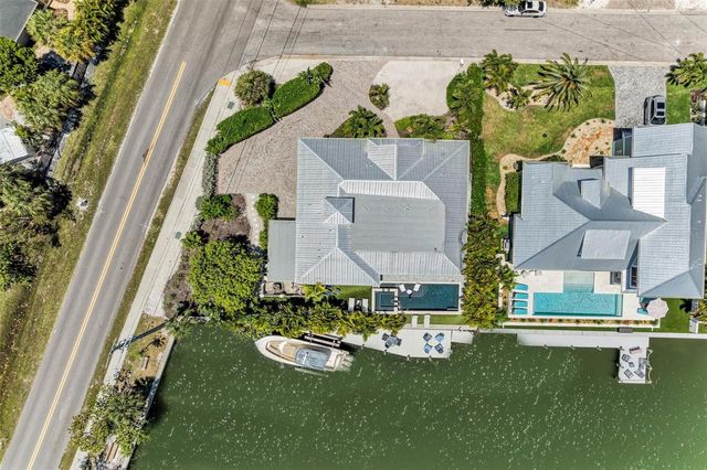501 68TH STREET, Holmes Beach, FL 34217