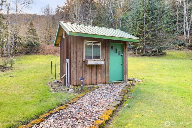 1422 Grauel Ramapo Road, Port Angeles, WA 98363