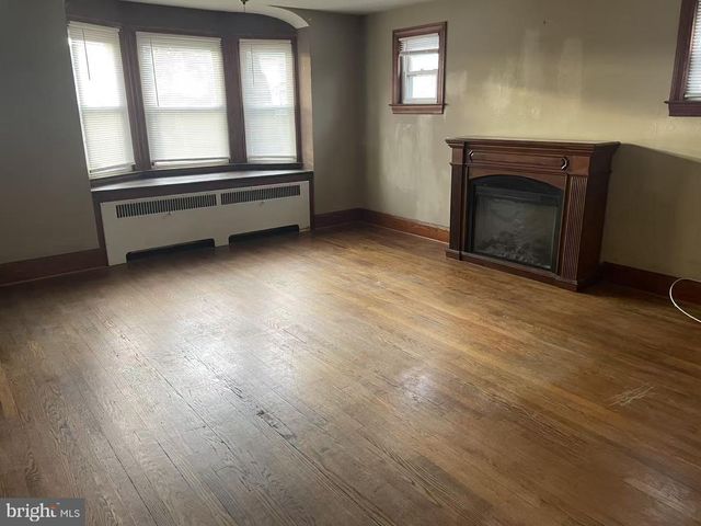 901 LEEDS AVE, Baltimore, MD 21229