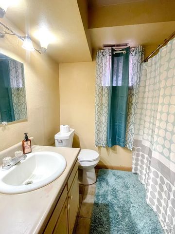 28235 Manor Dr, Rocky Ford, CO 81067