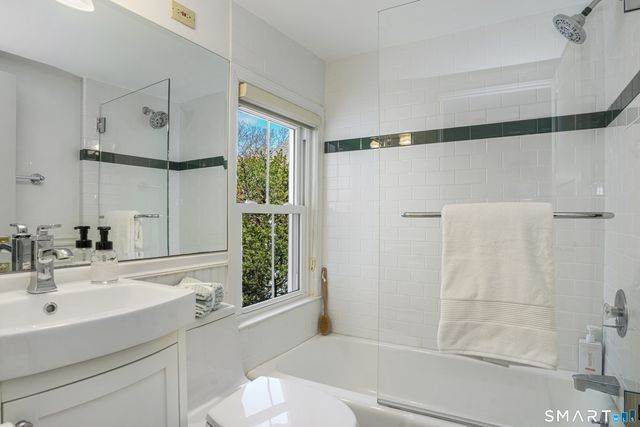 39 Park Place 39, New Canaan, CT 06840