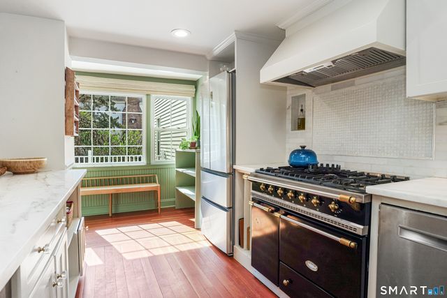 39 Park Place 39, New Canaan, CT 06840