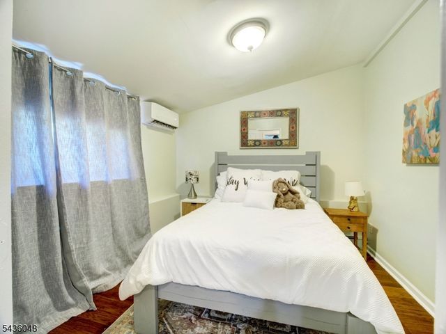 196 Bartley Rd, Washington Twp., NJ 07853