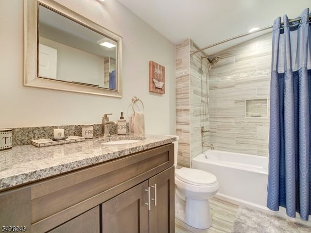 196 Bartley Rd, Washington Twp., NJ 07853