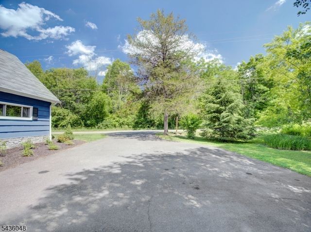 196 Bartley Rd, Washington Twp., NJ 07853