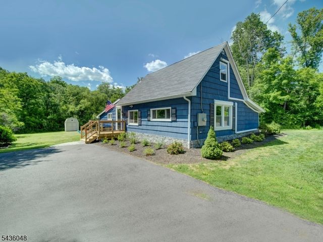 196 Bartley Rd, Washington Twp., NJ 07853