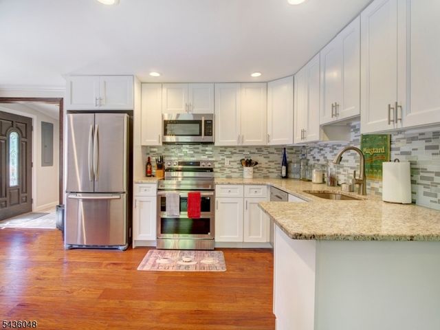 196 Bartley Rd, Washington Twp., NJ 07853