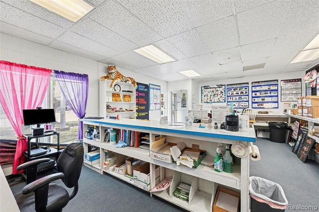 430 S Dort Highway, Flint, MI 48503