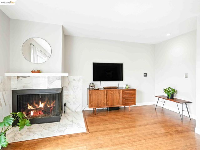 2106 Otis Dr F, Alameda, CA 94501