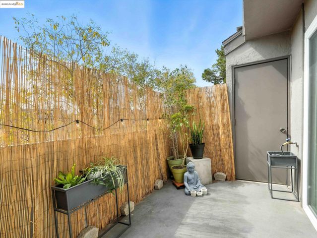 2106 Otis Dr F, Alameda, CA 94501