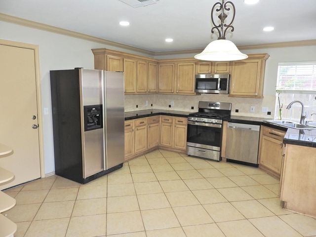 4427 Wavertree Drive, Missouri City, TX 77459
