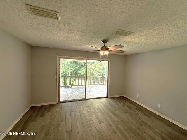 1136 KNOLL Drive W, Jacksonville, FL 32221