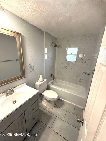 1136 KNOLL Drive W, Jacksonville, FL 32221