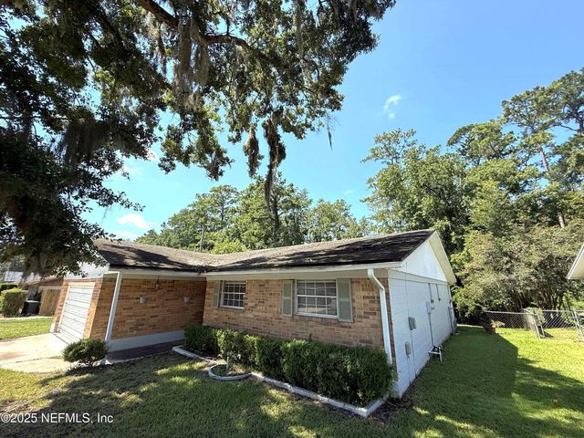 1136 KNOLL Drive W, Jacksonville, FL 32221