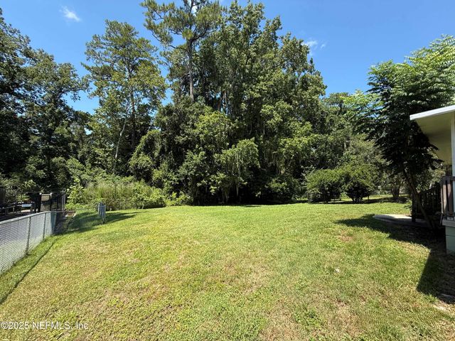 1136 KNOLL Drive W, Jacksonville, FL 32221