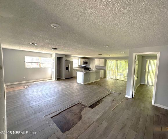 1136 KNOLL Drive W, Jacksonville, FL 32221