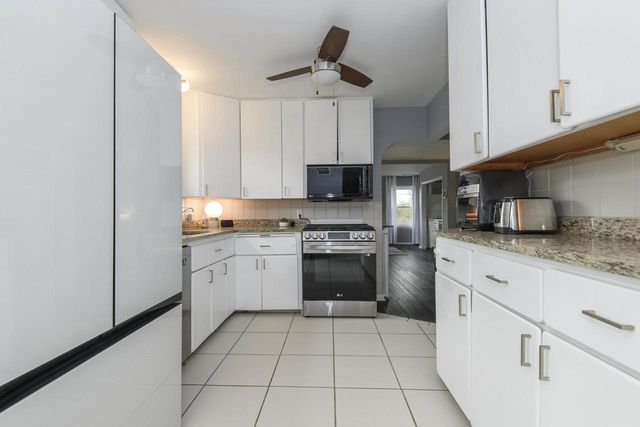 935 124th STREET, Elm Grove, WI 53122