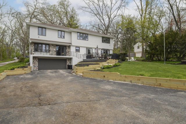 935 124th STREET, Elm Grove, WI 53122