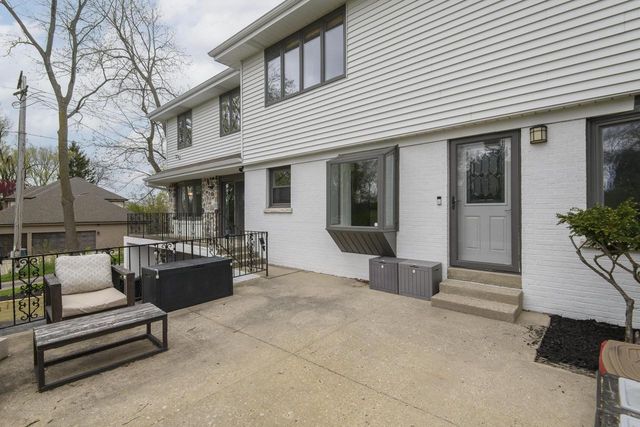935 124th STREET, Elm Grove, WI 53122