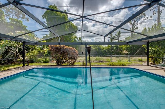 8524 Dartmouth ST, Fort Myers, FL 33907