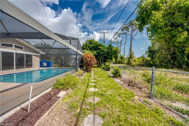 8524 Dartmouth ST, Fort Myers, FL 33907