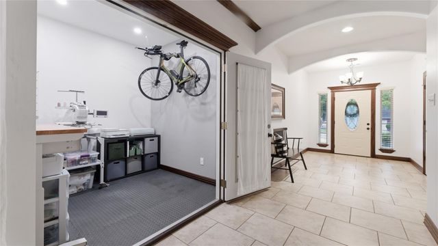 1840 Green Briar Drive, Huntsville, TX 77340