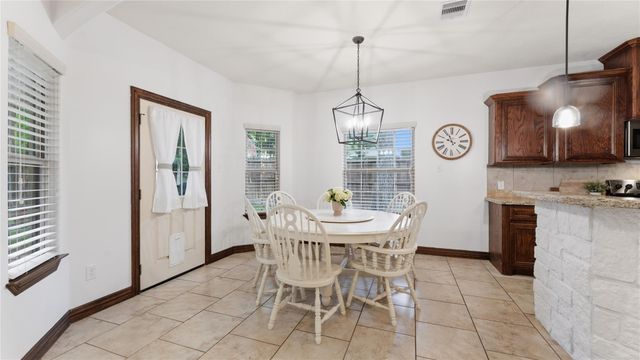 1840 Green Briar Drive, Huntsville, TX 77340