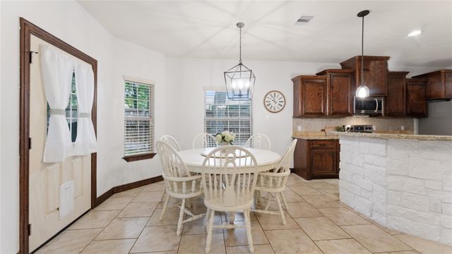 1840 Green Briar Drive, Huntsville, TX 77340