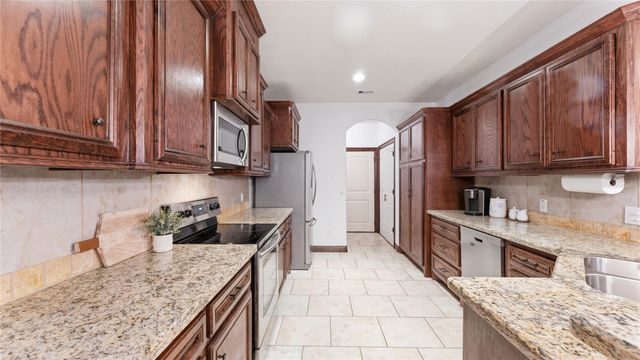 1840 Green Briar Drive, Huntsville, TX 77340