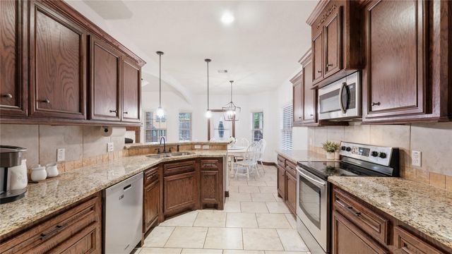 1840 Green Briar Drive, Huntsville, TX 77340