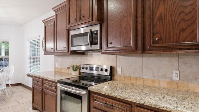 1840 Green Briar Drive, Huntsville, TX 77340