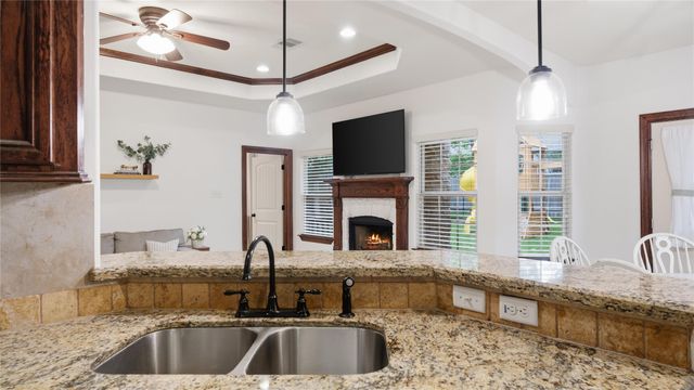 1840 Green Briar Drive, Huntsville, TX 77340