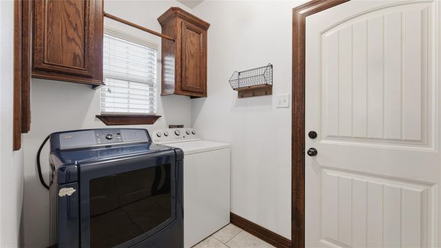 1840 Green Briar Drive, Huntsville, TX 77340