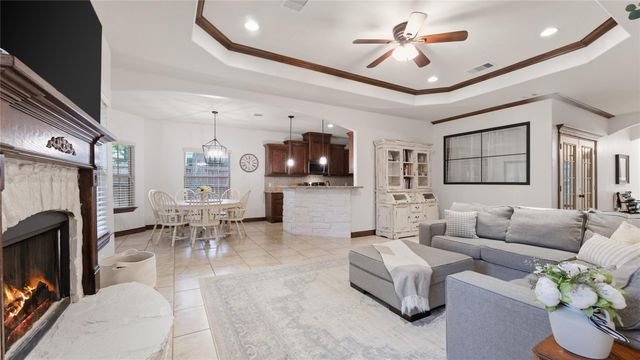 1840 Green Briar Drive, Huntsville, TX 77340
