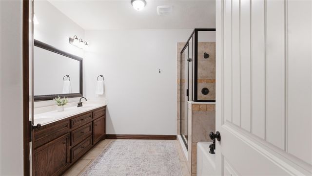 1840 Green Briar Drive, Huntsville, TX 77340