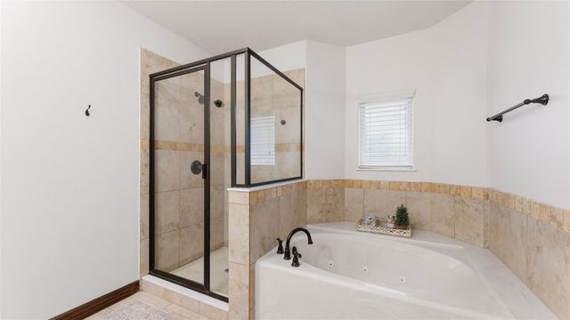 1840 Green Briar Drive, Huntsville, TX 77340